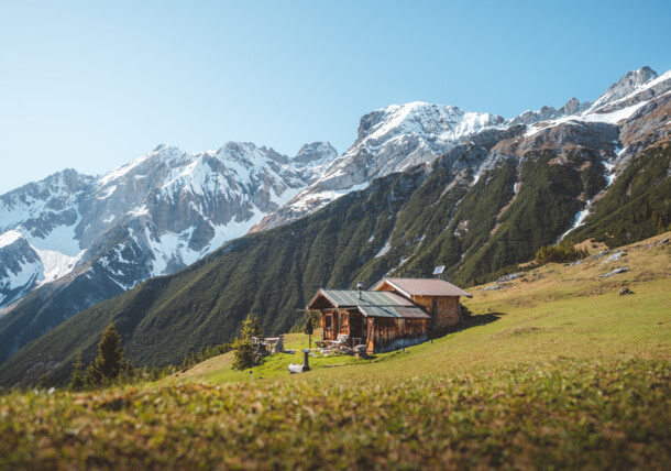     Mountain hut "Ochsenberghütte" over Grins 